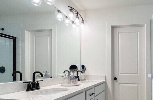 Auburn House | Private, Quiet and Cozy Townhouse - Close to Lake Lanier.