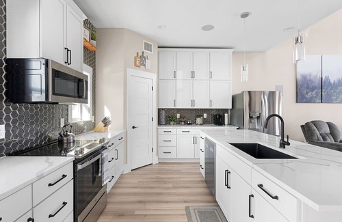 Elgin House | Private Ranch Estate near Austin; Hot Tub,Fire Pit