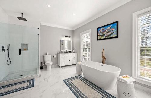 Gainesville House | Private Resort - Lake Lanier Paradise