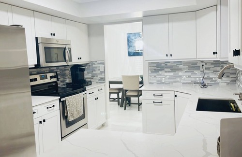 Tamarac House | Private Retreat+Fast Wi-Fi+12m~ Beach+Game Room+Golf+6m~Sawgrass Mills Mall