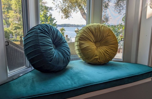 Prince Edward House | Private Retreat Home in Picton Bay - Lake Ontario