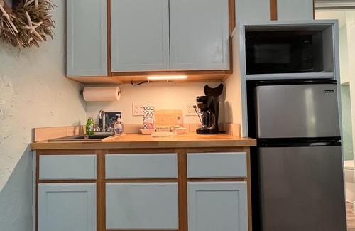 Cortez House | Private retreat walking distance to beautiful beaches and restaurants.