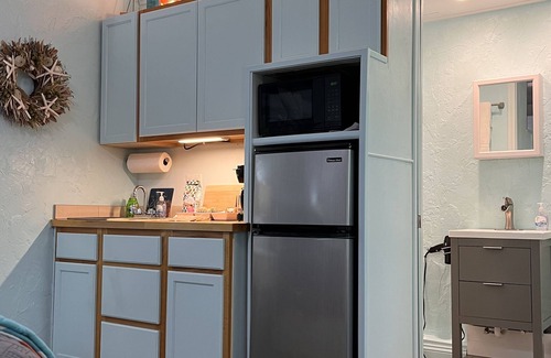 Cortez House | Private retreat walking distance to beautiful beaches and restaurants.