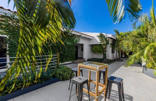 Moko Villa | Private RetreatPoolSpaBBQKitchen10 min>Beach