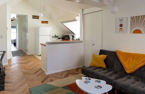 East Central Apartment | Private Retro Loft in Downtown SLC