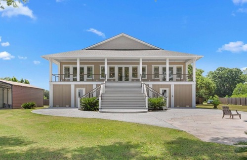 Johns Island House | Private River Getaway with 5 Bedrooms and Pool