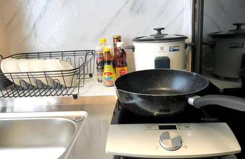 Wat Ket House | Private room Large bed, en-suite bathroom, Kitchen, parking, near night bazaar.