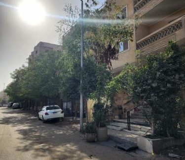 Pyramids Gardens Apartment | private rooftop with hot jacuzzi and pyramids view