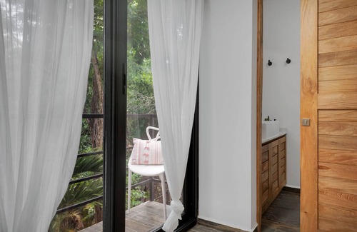 Ek Balam Village House | ✩ Private Rooftop Pool ✩ Bike to Ruins or Beach ✩