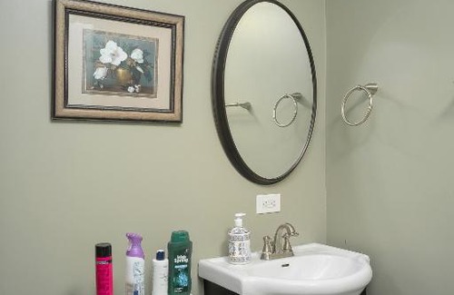 Centretown Apartment | Private room #1 downtown ottawa