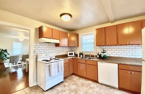 Griffin Heights House | Private Room - Charming 1954 House Blocks from FSU