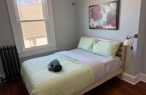 Middletown House | private room in middletown 4 minute to wesleyan univ
