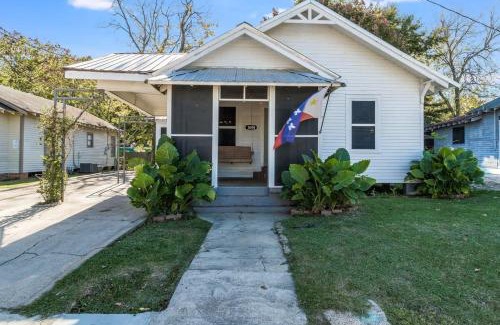 Freetown - Port Rico House | Private Room Retreat in a Shared House Setting