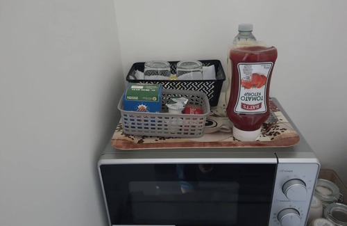 Erdington House | Private Room, Sleeps 2 with Ensuite & Parking