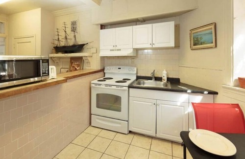 Fenway–Kenmore Apartment | Private Room, walk to Hosp, Fenway, BU, Transport