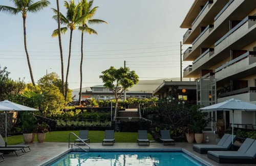 Historic Kailua Village House | Private Room with Access to Pool, Garden Yoga & Island Adventures