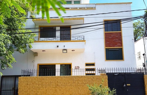 Americana House | Private room with private bathroom in the Americana neighborhood