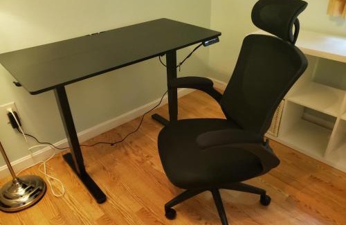 Burlington House | Private Room with Queen Bed and Work Station