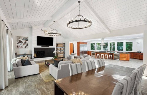 North Haven House | Private Sag Harbor estate on expansive property with sprawling manicured lawns