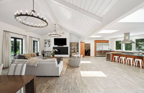 North Haven House | Private Sag Harbor estate on expansive property with sprawling manicured lawns