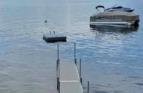 Standish Cottage | PRIVATE SANDY BEACH ON SEBAGO LAKE!!