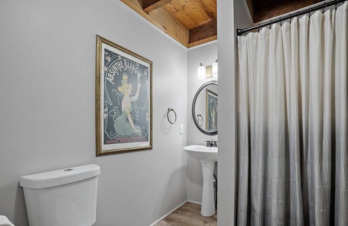 Washington House | Private Single Family Fully Furnished Home @ Ashuelot Lake