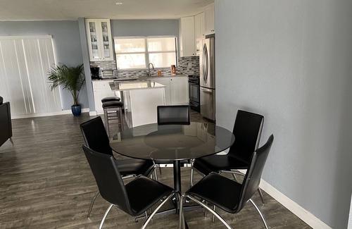 Lake Magdalene House | Private Ski Lake House in heart of Tampa