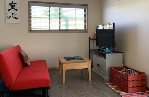 Umina Beach Cabin | Private, spacious & sparkling clean studio with ensuite at Umina Beach