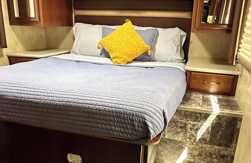 Simi Valley House | Private Stationary MotorHome Fully Stocked