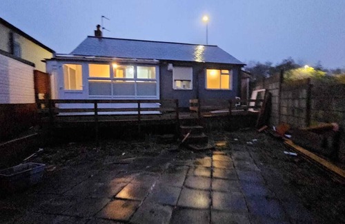 West Bromwich House | Private Stay with Toilet and Kitchen