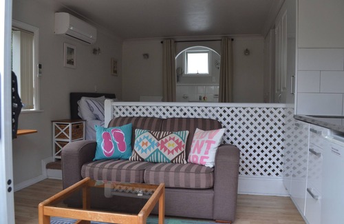 Torbay Apartment | PRIVATE STUDIO