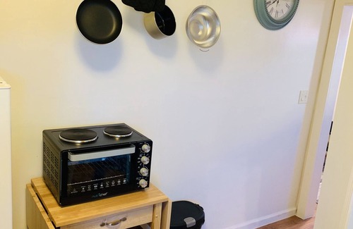 East Richmond House | Private stylish cottage in Richmond Heights