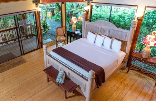 Volcano Bed & Breakfast | Private Suite in Volcano Village Bed and Breakfast
