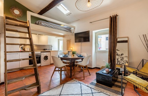Quartier du Panier House | Private suite on the ground floor with separate b