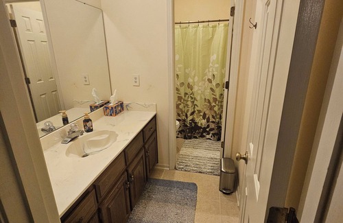 Lakeland Bed & Breakfast | Private Suite on Wooded Lot – Near Memphis & Blue Oval City