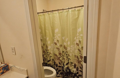 Lakeland Bed & Breakfast | Private Suite on Wooded Lot – Near Memphis & Blue Oval City