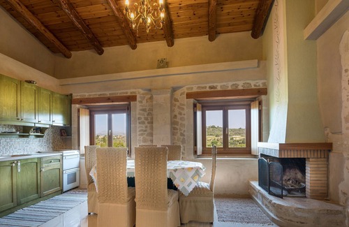 Zouridi Villa | Private Traditional Villa with Pool, Ping Pong table, Children Play Area & BBQ !