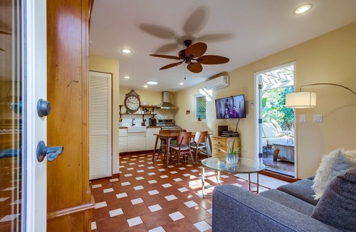 Coronado Cottage | Private tropical oasis