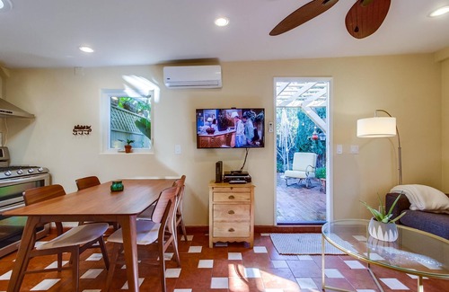 Coronado Cottage | Private tropical oasis