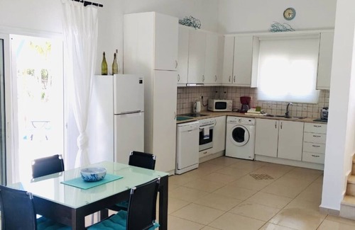 Elounda Villa | Private two bedroom villa, just 750 metres from Plaka, pool, garden, great views