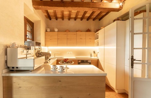 Montepulciano Villa | Private Villa with WIFI, private pool, A/C, sauna, hot tub, TV, veranda, close to Montepulciano