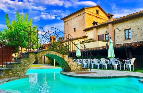 Piosina Villa | Private Villa with WIFI, hot tub, private pool, A/C, TV, veranda, pets allowed, panoramic view