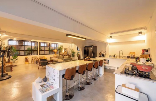 Chiang Mai House | Private Villa Old Town ChiangMai Prime Location