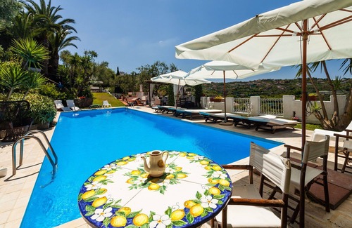Schiazzano Villa | Private Villa with A/C, WIFI, private pool, sauna, TV, patio, panoramic view, close to Sorrento