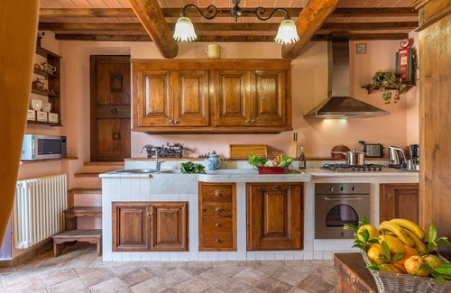 Pieve al Bagnoro Villa | Private Villa with A/C, private pool, WIFI, TV, veranda, pets allowed, parking, close to Arezzo