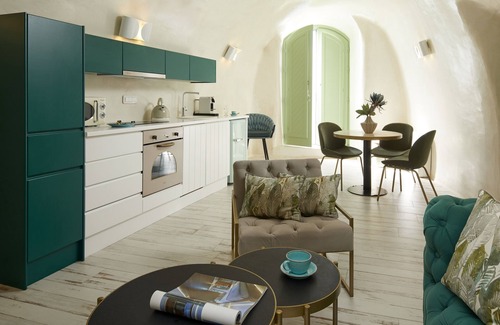 Imerovigli Villa | Private villa with amazing views of the volcano and caldera