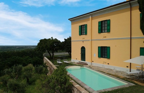 Massarosa House | Private Villa with A/C, WIFI, private pool, TV, veranda, panoramic view, close to Viareggio
