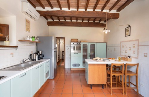 Subbiano Villa | Private Villa with A/C, WIFI, hot tub, private pool, TV, patio, panoramic view, close to Arezzo