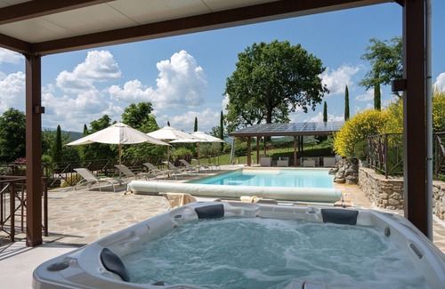 Subbiano Villa | Private Villa with A/C, WIFI, hot tub, private pool, TV, patio, panoramic view, close to Arezzo