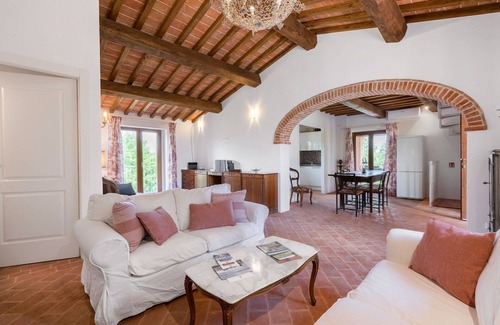 Sinalunga Villa | Private Villa with private pool, A/C, WIFI, TV, patio, panoramic view, close to Montepulciano